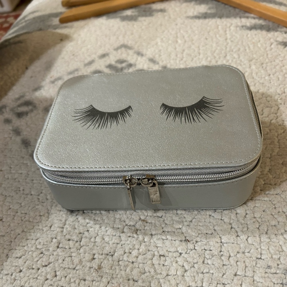 Norman Marcus cosmetic case - eyelashes